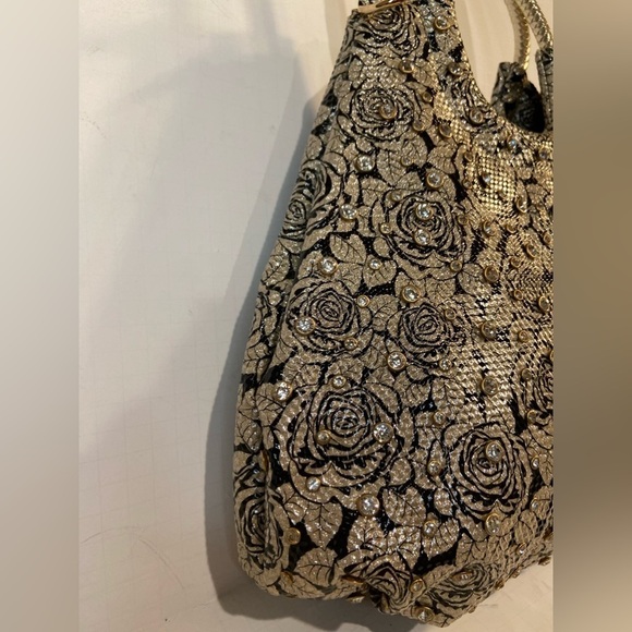 NWT~Faux Patent Leather Floral Crossbody Purse w/Rhinestone Rivets & Keychain - Picture 9 of 16